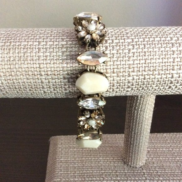 Chloe & Isabel Gardenia Toggle Bracelet - Picture 1 of 7